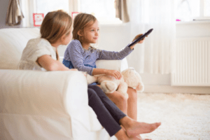 Что делать, если на ребенка упал телевизор